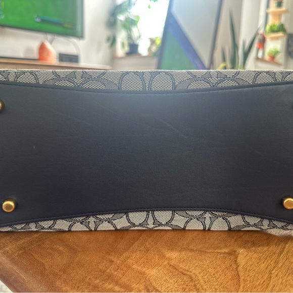 COACH Signature Jacquard Field Tote 30 Navy - Picture 4 of 11